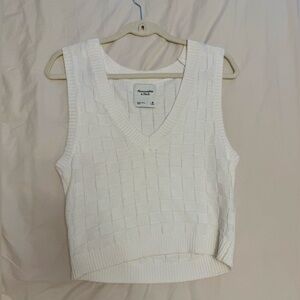 Abercrombie & Fitch Knit Sleeveless Sweater Vest